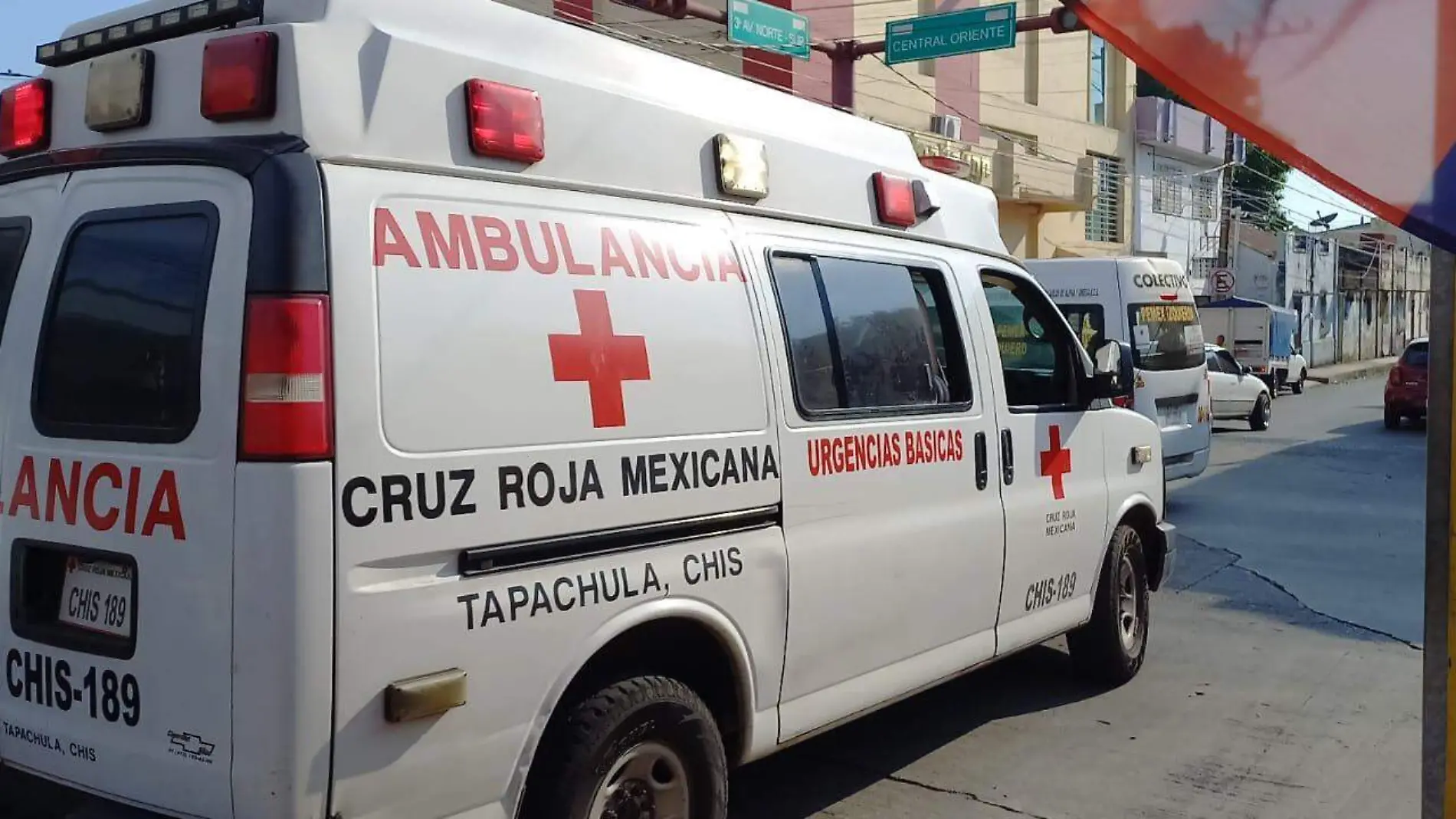 ambulancia en la calle